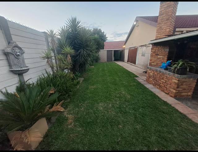 4 BEDROOM HOUSE FOR SALE IN VANDERBIJLPARK SE 7